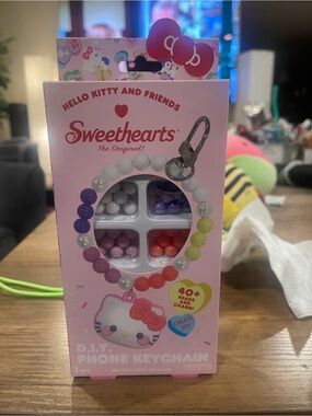 Hello Kitty Sweethearts DIY Phone Keychain - Pink